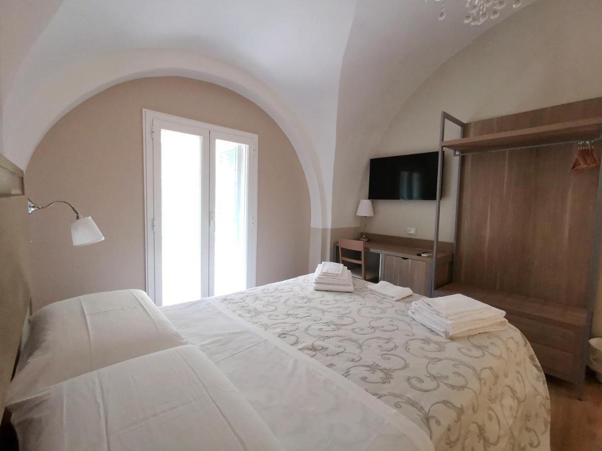 Bed and Breakfast Opera Relais 85 Мессіна Екстер'єр фото